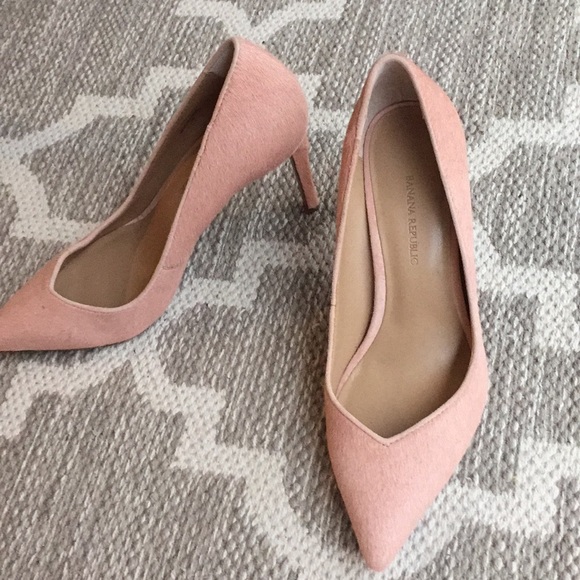 Banana Republic Shoes - Blush calf fur Banana Republic heels sz7/37